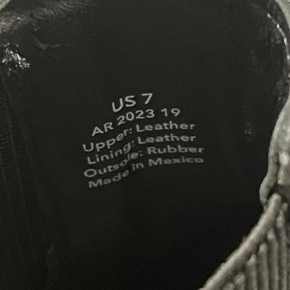 NISOLO Carmen Water Resistant Chelsea Boot - Picture 4 of 11